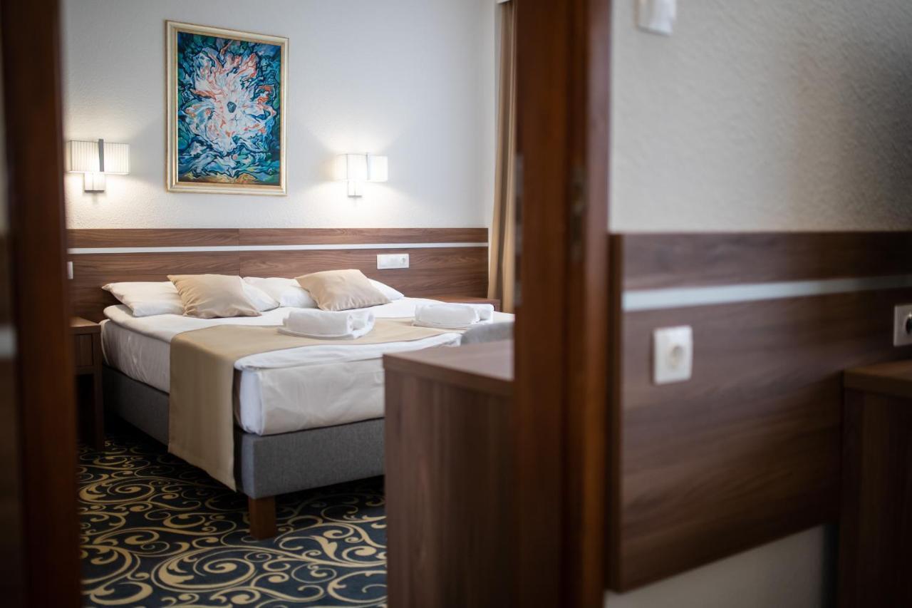 Hotel Arpad Tatabánya Eksteriør bilde
