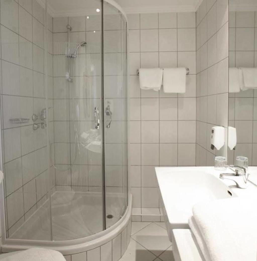 Hotel Arpad Tatabánya Eksteriør bilde
